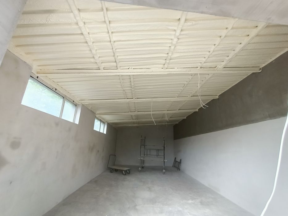 Ocieplenia poddasza pianą PUR izolacje celulozą wełną , izolacje dachu