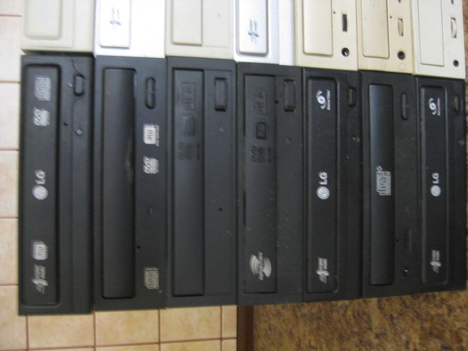 Продам оптичні приводи для ПК та ноутбуків.