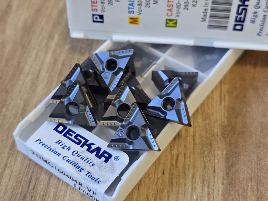 Płytki tokarskie wieloostrzowe Deskar TNMG 160404R-VF LF6008