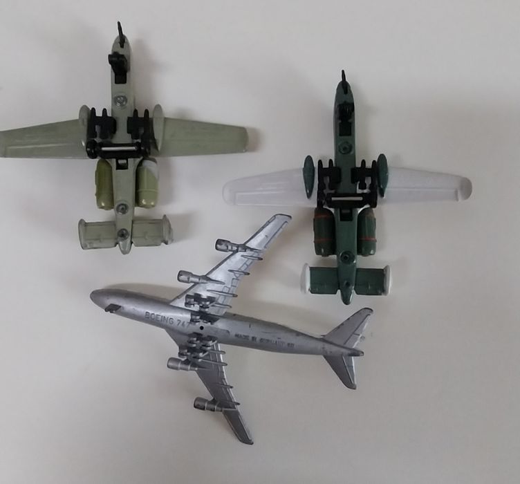 Lote de 3 miniaturas de aviões Matchbox e Schabak