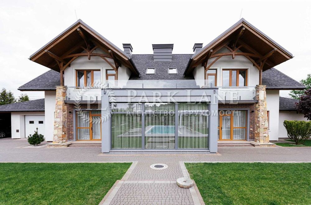 Продаж якісного будинку з просторою територією в Лісниках