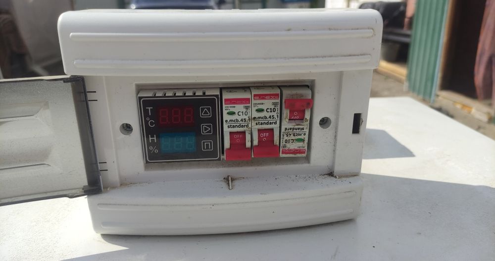 Інкубатор з холодильника