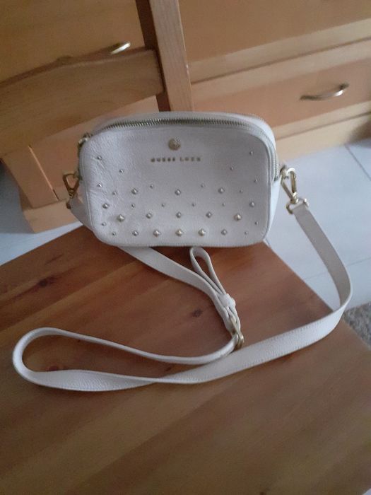 Mala beje pequenina á Tiracolo ( Guess Luxe )