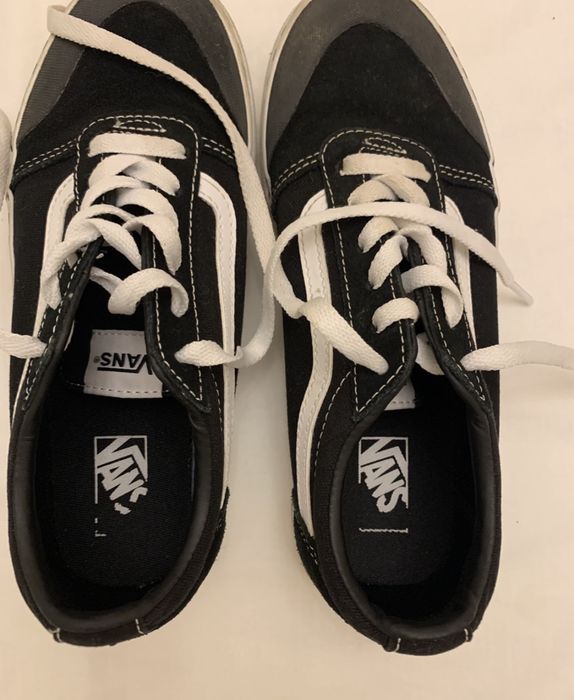 Tenis Vans, em lona e camurça