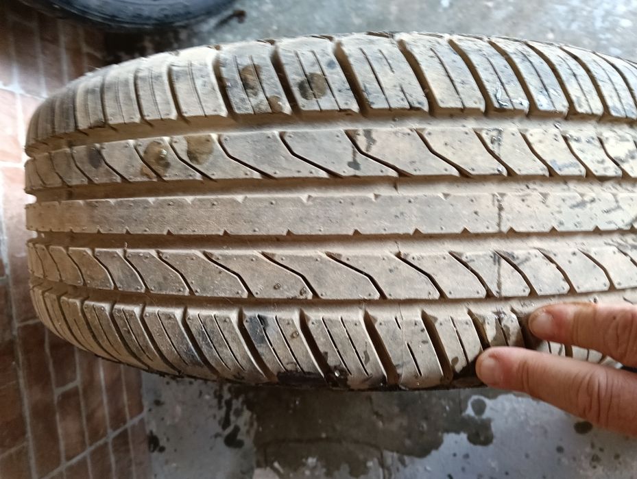 Pneus automóvel usados