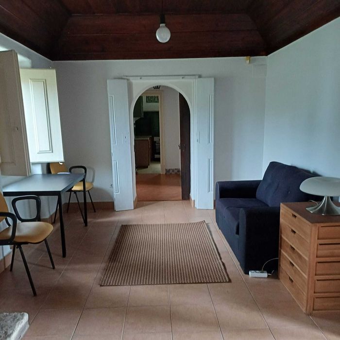 Quarto/Sala Mobilado, com área de 35 m2