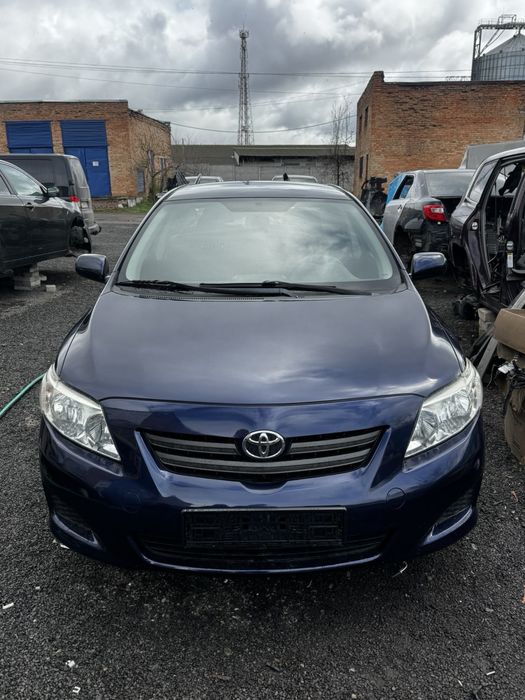 Бампер Toyota Corolla e 150 2007 - 2012 мотор 1.6 Розборка