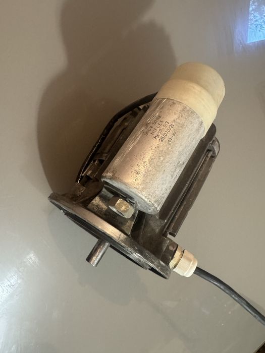 Silnik 300W 230v