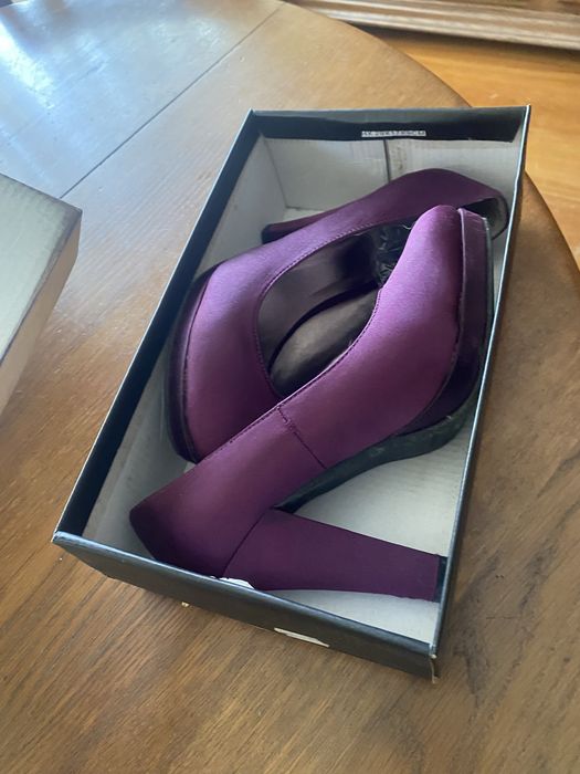 Sapatos de cetim roxos n.38