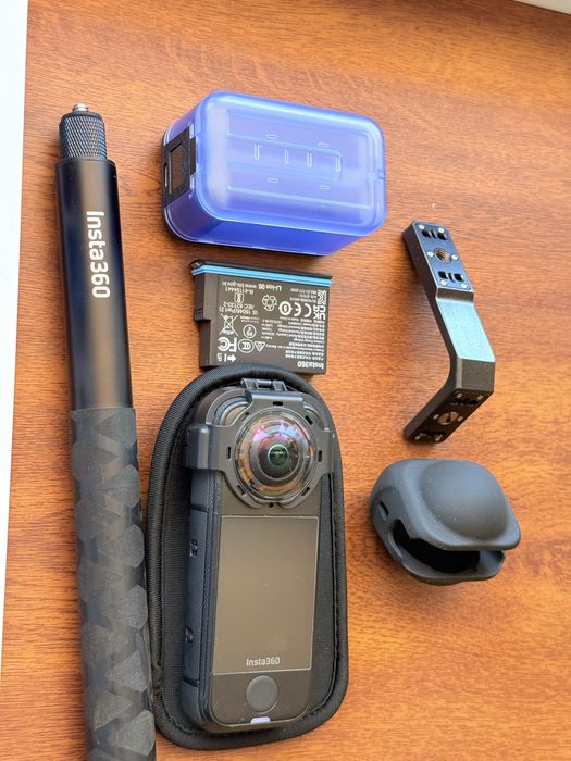 Kamera Insta 360 X4 Air komplet Ładowarka