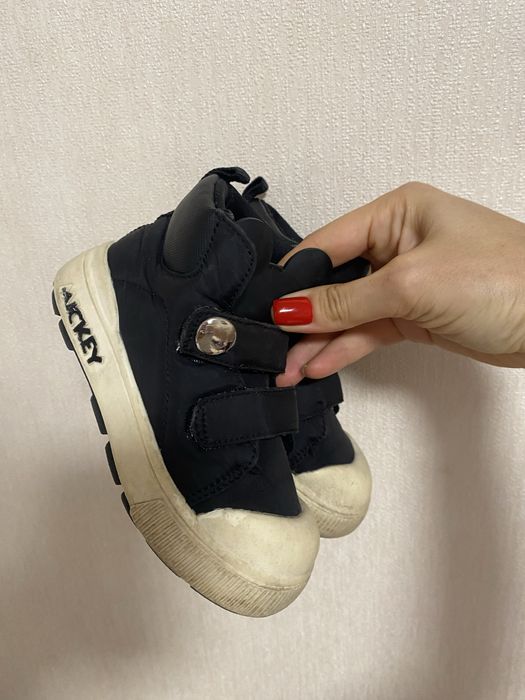 Туфлі ,кросівки,nike,zara,clarks 24розмір