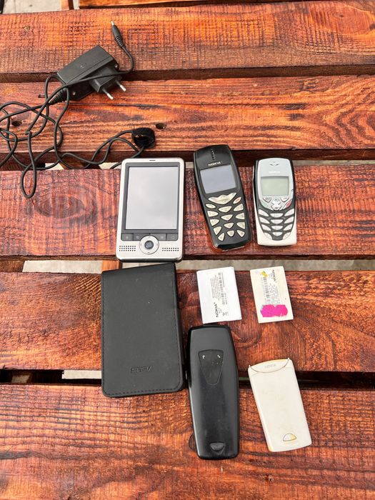 Телефон нокия  8310  и  3510j  asus