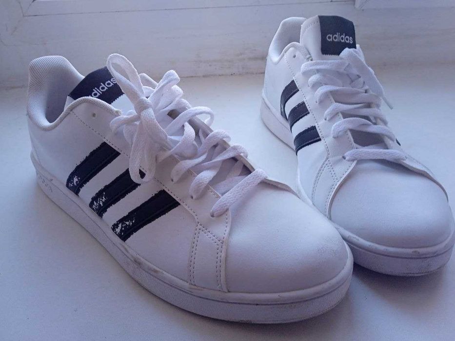 кросівки, кеди Adidas, супер стан, 30,5 см стелька