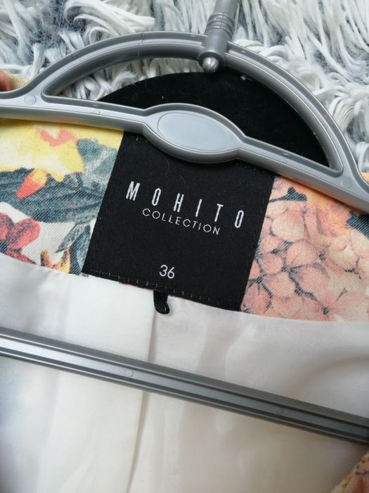 Piękna kurtka ramoneska w kwiaty kurtka narzutka Mohito