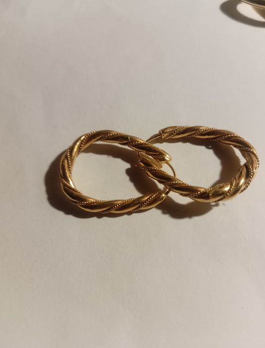 Tudo reservado em avaliação HUAnéis metal nobre vários preços e tamanh