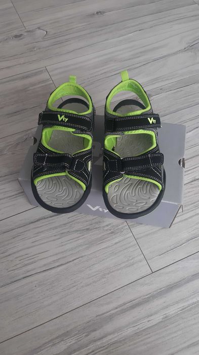 Sandaly rozmiar 34 Victory