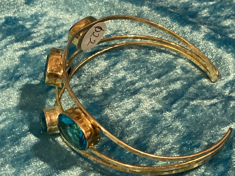 Pulseira prata pedras azuis  anúncios abaixo