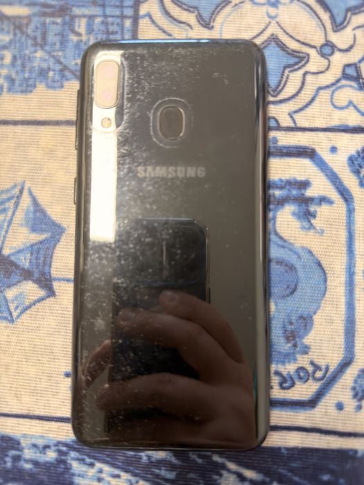 Samsung A20e como novo