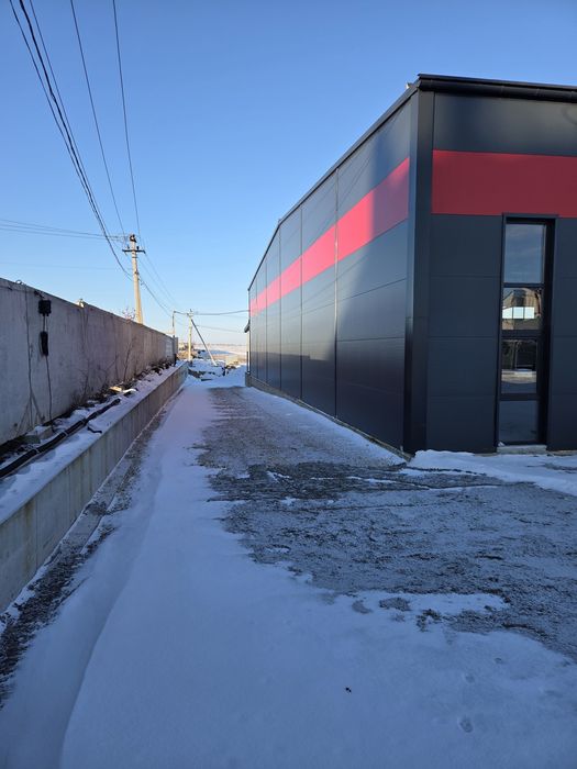 Продаж від власника торгово-складських приміщень і земельних ділянок.