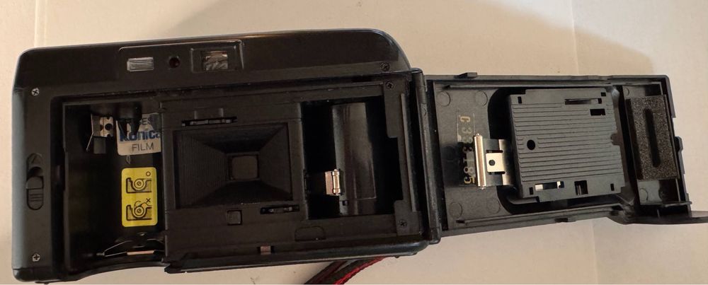 Фотоапарат плівковий Konica Pop EF-80 з чохлом