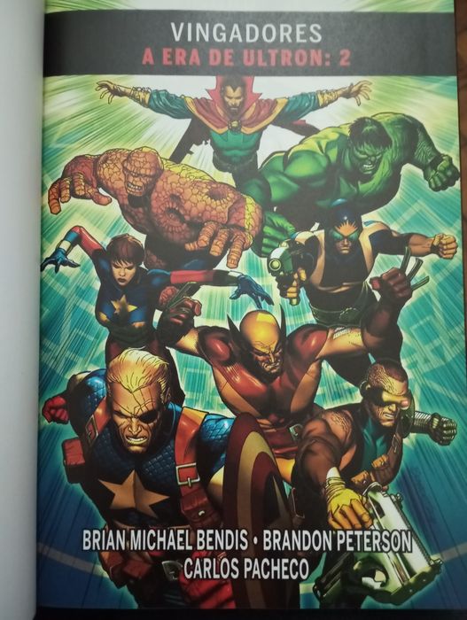 Livro - Poderosos heróis Marvel vingadores
