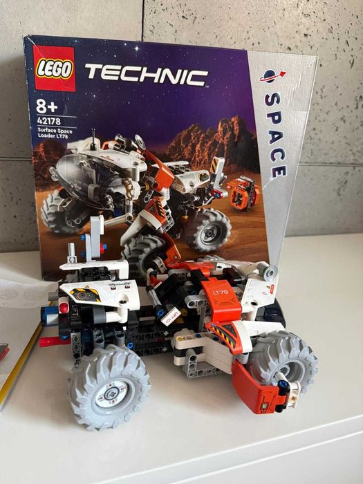 LEGO Technic 42178 - Kosmiczna ładowarka LT78