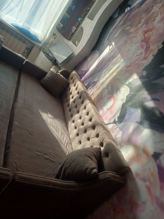 Диваны  2 шт  в нормальном сосотянии