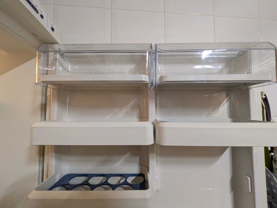 Vendo Peças para Combinado Bosch KGS 37320 - Prateleiras em Plástico