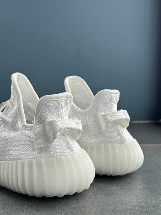 Кросівки Adidas Yeezy Boost 350 V2 Premium Triple White