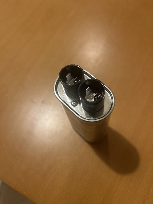 Condensador de alta tensão. Microondas