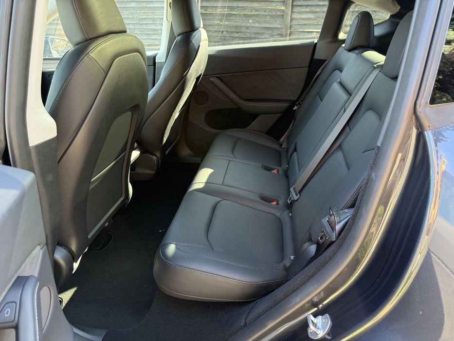 Продаю Tesla Model Y 2023 рік