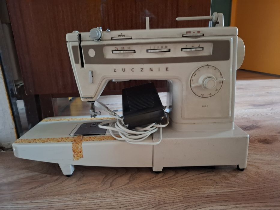Maszyna do szycia Łucznik 884 do naprawy