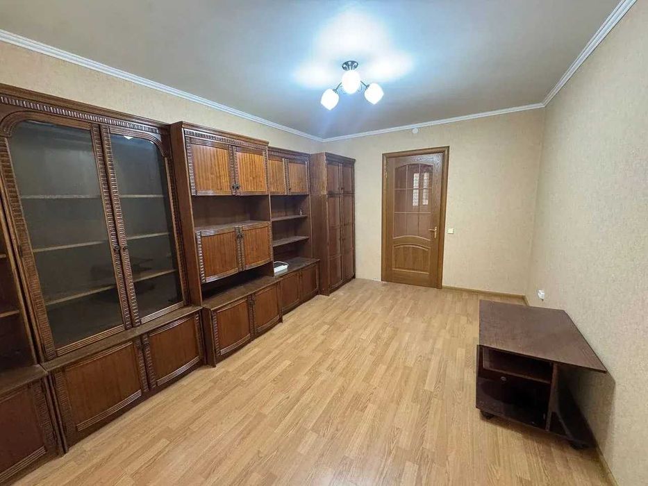Продається двокімнатна квартира в центральній частині міста.