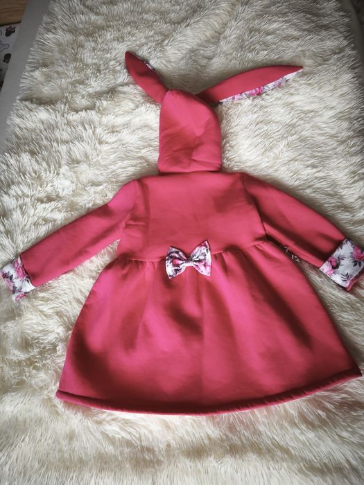 Uroczy płaszczyk dla dziewczynki