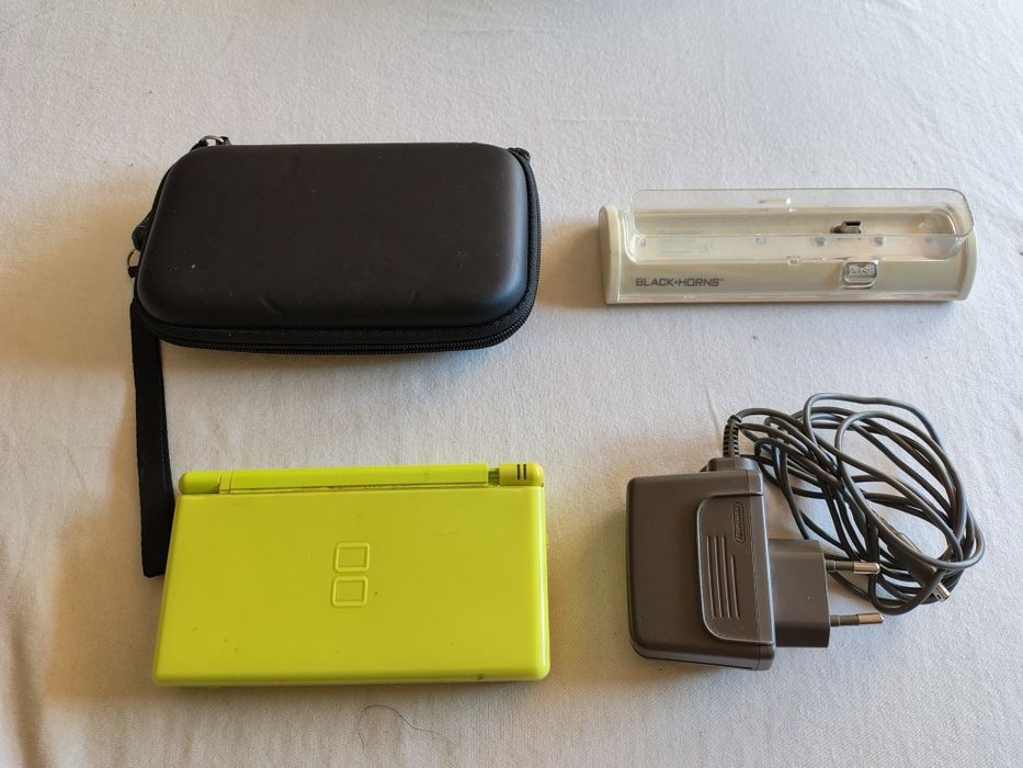 Nintendo DS Lite