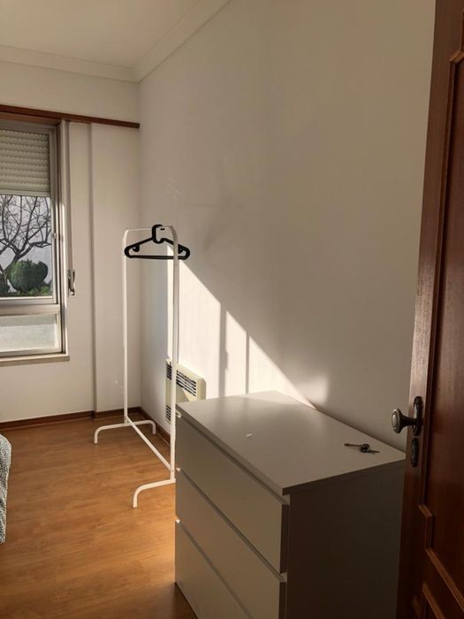 Quarto casal s/caução Portela Sacavem