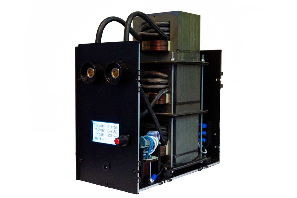 Zgrzewarka punktowa do ogniw 3 transformatorowa.