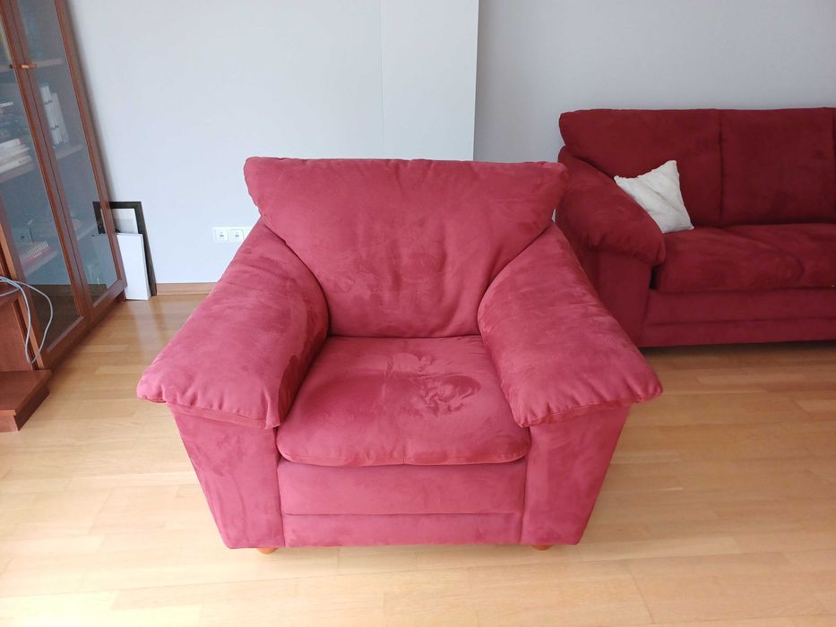 Zestaw wypoczynkowy: 3-osobowa rozkładana kanapa i fotel