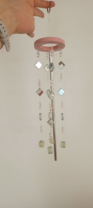 Dzwonek wietrzny zawieszka różowa