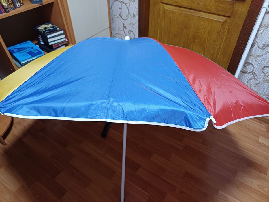 Пляжна парасолька