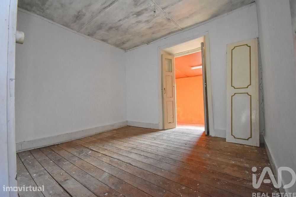 Casa tradicional T3 em Miranda do Corvo de 220,00 m2
