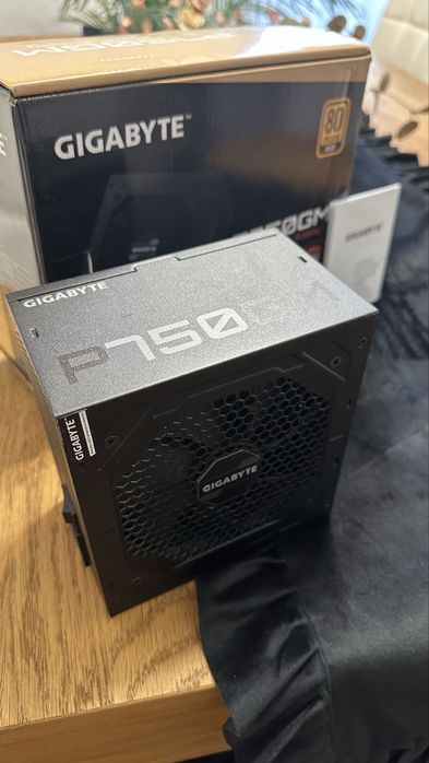 Zasilacz gigabyte 750w 80 plus gold
