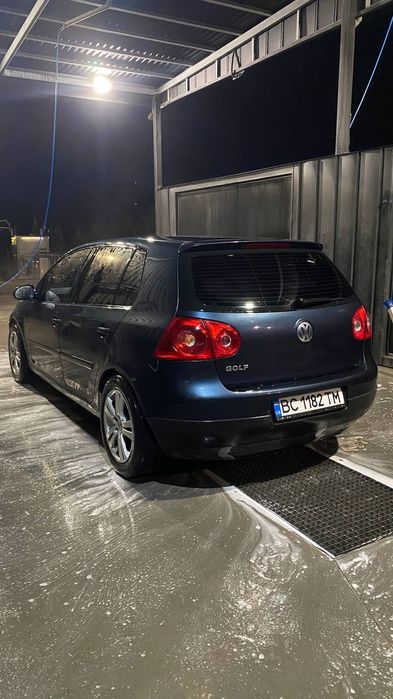 Гольф 5 2.0 тді  2005 рік