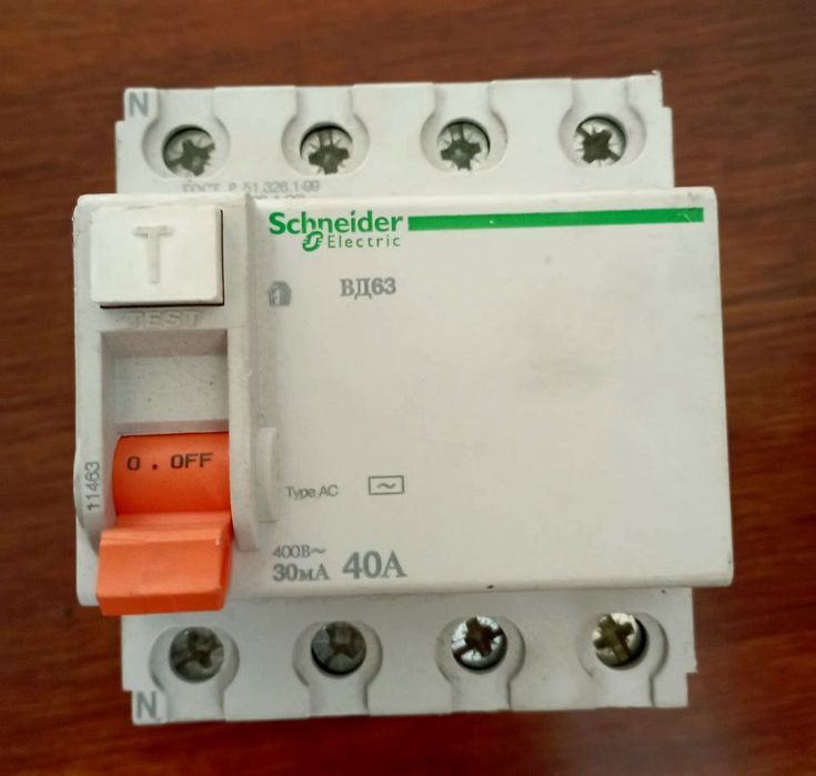 ДИП РЕЛЕ Диференційний вимикач (ПЗВ) Schneider Electric  ВД63 4P 40А 3