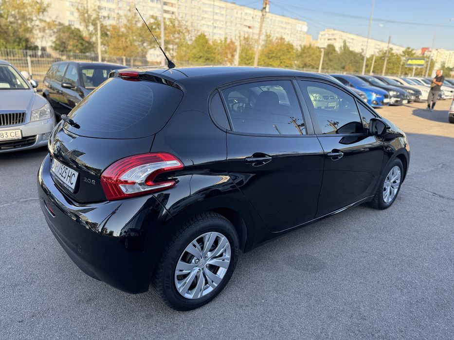 Продам Peugeot 208