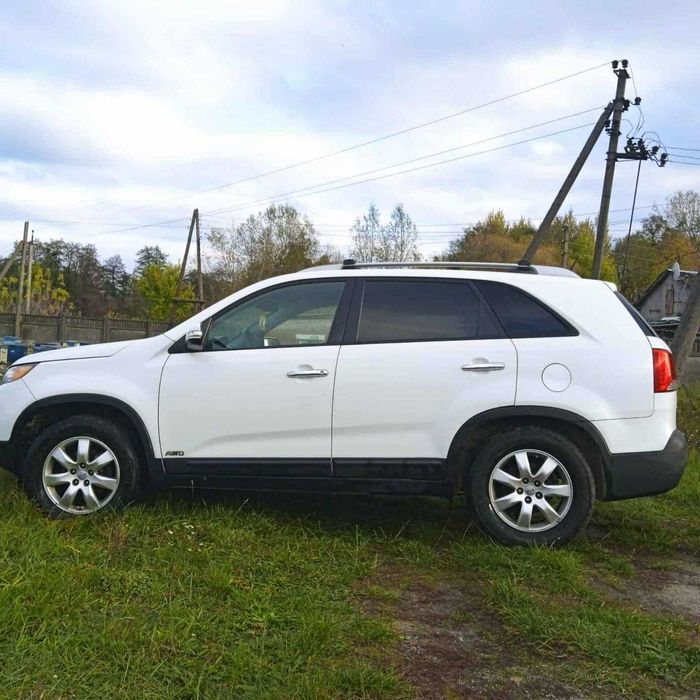 Продам автомобіль Kia Sorento 2012
