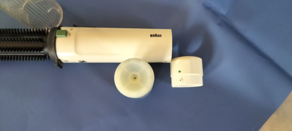 Беспроводная плойка Braun.Для завивки волос.
Заправляется газом.