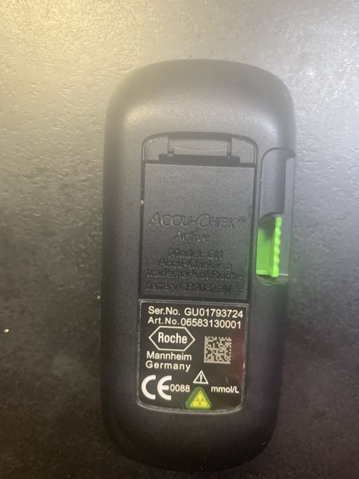 Глюкометр Accu CHEK бу