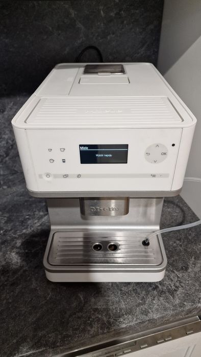Ekspres Miele Cm6100.