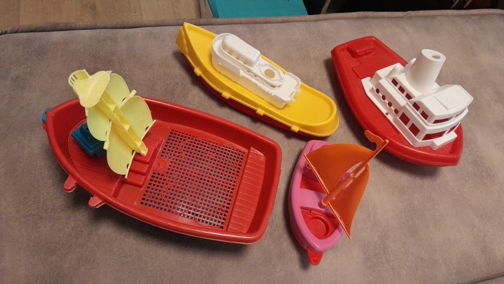 Кораблики,іграшки для води та піска